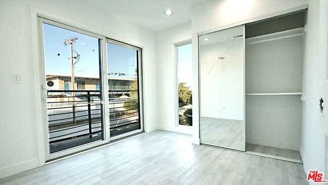 Photo - 4642 St Elmo Dr