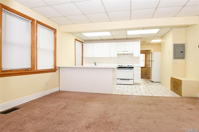 Photo - 53 Thorman Ave Unidad 2L