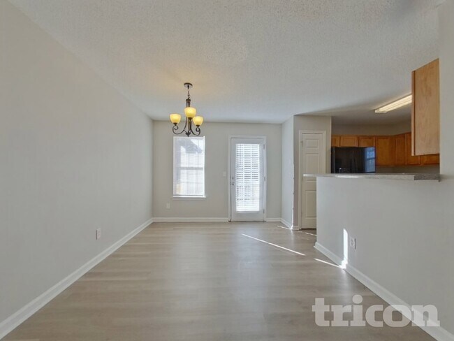 Photo - 6010 Deer View Pl