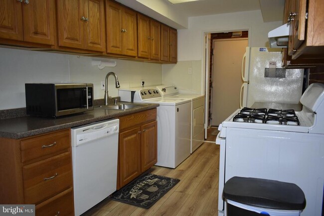 Photo - 10247 Prince Pl Unit 30-201