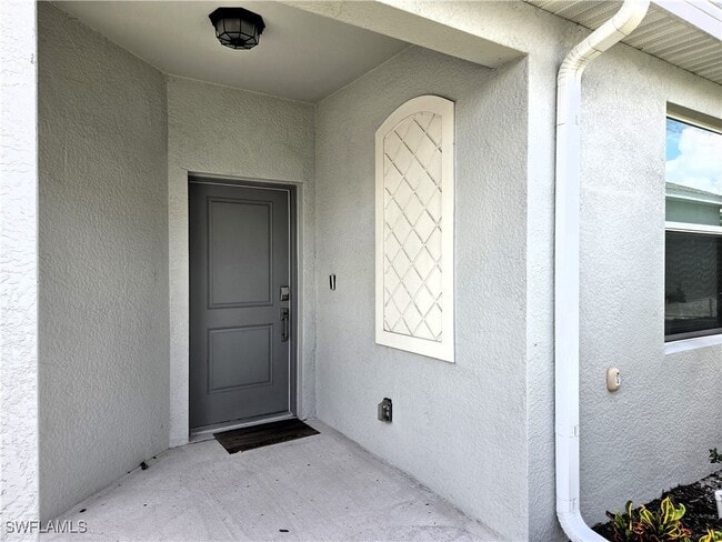 Building Photo - 20683 Hazelnut Ct Rental