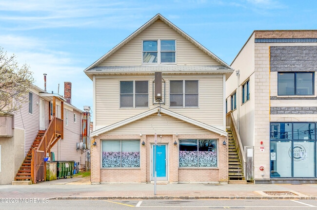 Building Photo - 2 Ocean Terrace Unit B