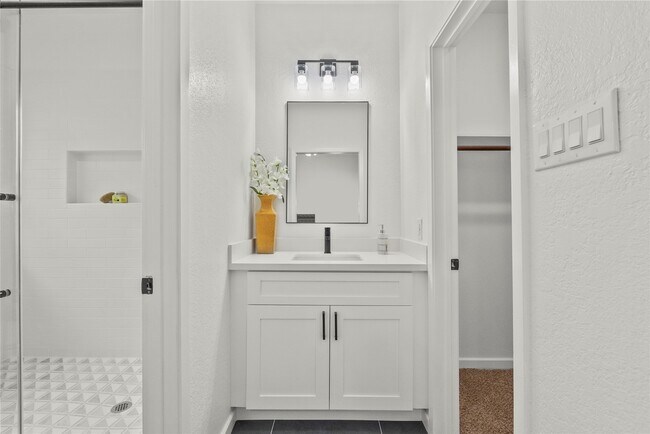 Photo - 617 Prairie Ln
