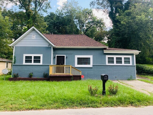 Wow! Grant Park Location! 3 bed, 2 bath, h... - Wow! Grant Park Location! 3 bed, 2 bath, h...