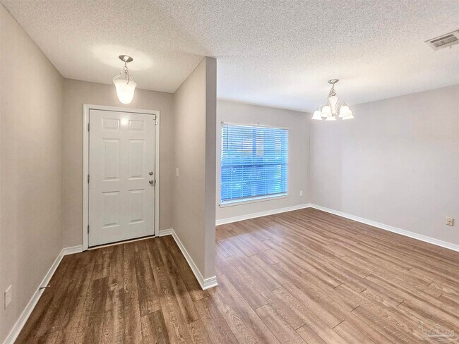 Photo - 690 Mozingo Ln