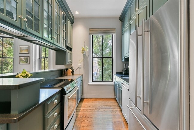 Photo - 68 Waltham St Unit 3