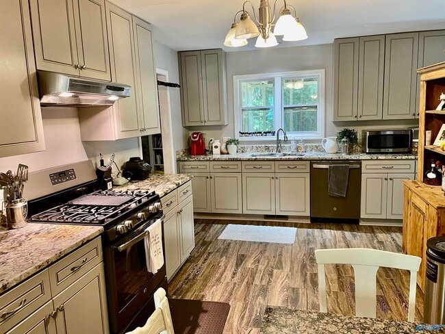 Photo - 2105 Hansel Ave SW