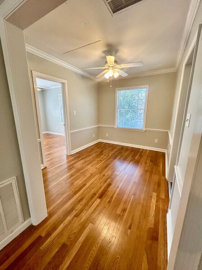 Photo - Charming Upstairs Unit - Steps from Habers... Unit #3