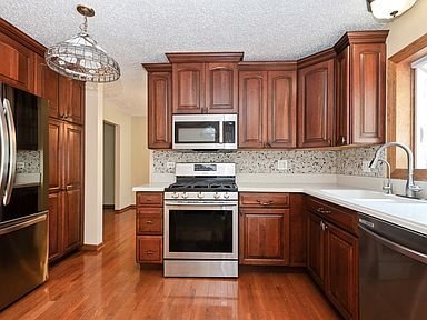 16203 Fox Ct