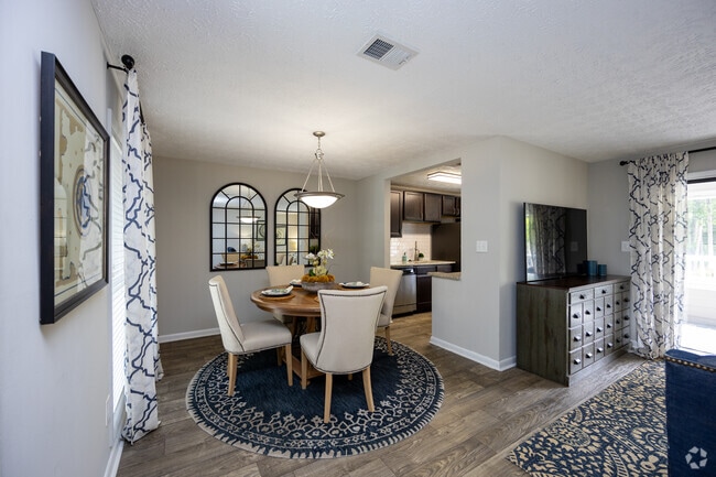 2BR, 2BA - 1300SF