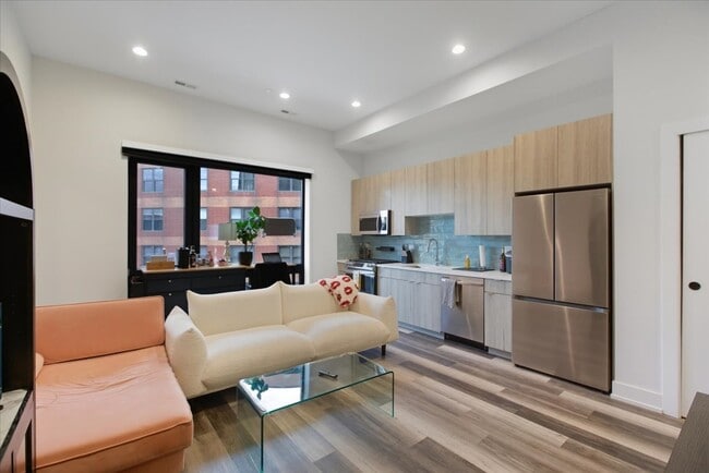 Photo - 2317 N Clark St