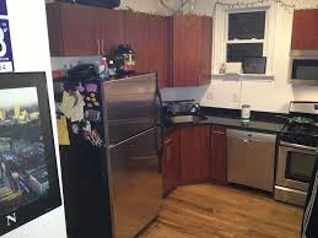 Building Photo - Convenient  Mission Hill Location, In-Unit Washer and Dryer, Eat-in Kitchen, Big Bedrooms