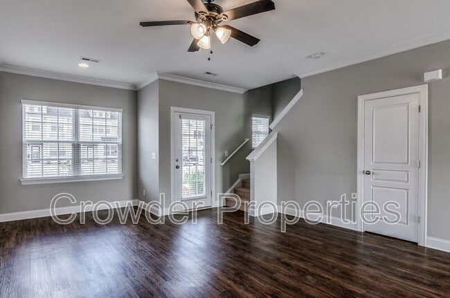 Photo - 363 Halton Crossing Dr SW