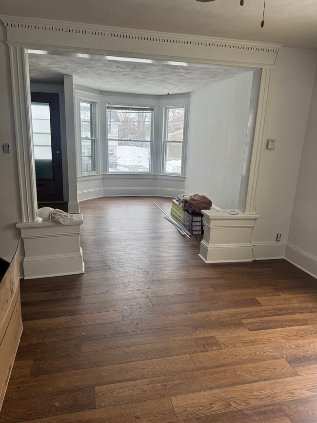 Photo - 222 W 3rd St Unidad 3