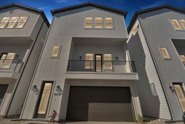 Photo - 1507 Robin St