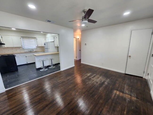 Photo - 1715 Doctor M.L.K. Jr Dr