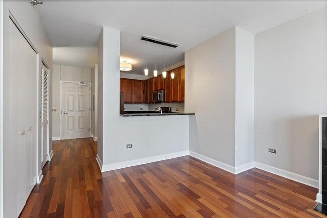 Photo - 1600 S Prairie Ave Unidad 1505