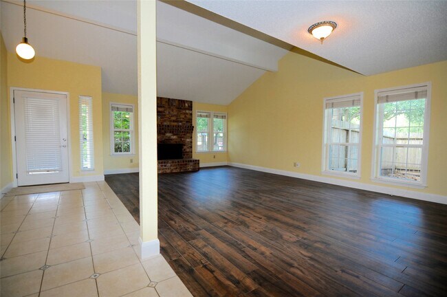 Photo - 1903 Brushy Creek Dr