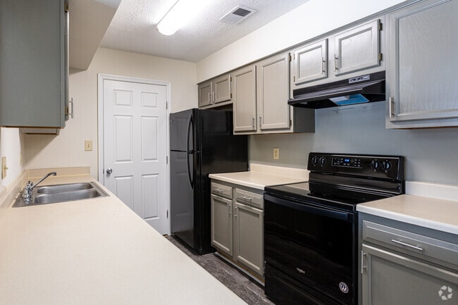 2BR, 2.5BA - 935 SF - Kitchen