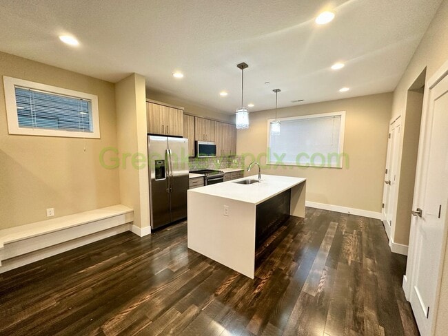 Photo - Gorgeous, Custom-designed 4-Bedroom Contemporary Townhouse on 3 Levels