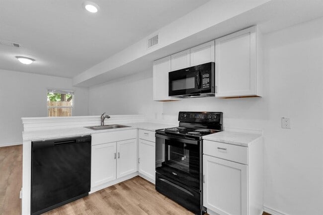 Photo - 350 Debus Dr
