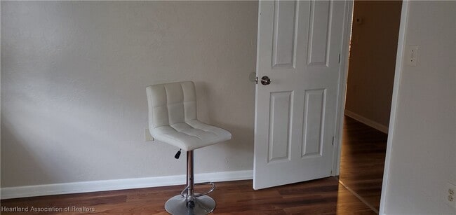 Photo - 449 Las Palmas Cir