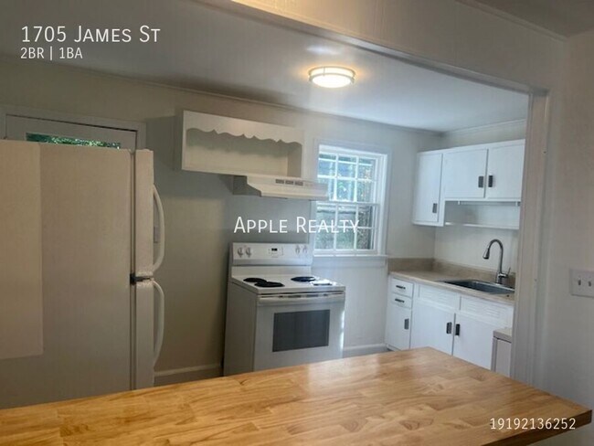 Photo - 1705 James St