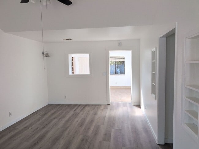 Photo - 2305 Woolner Ave