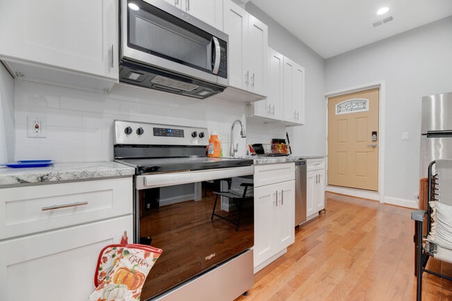 Photo - 1414 14th St NW Apartamento Unidad A