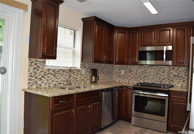 Photo - 43 Brick Pond Rd