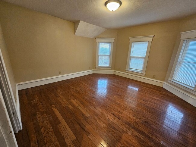 Photo - 2 Bedroom 1 Bath Unit 1123 1/2 W 22nd