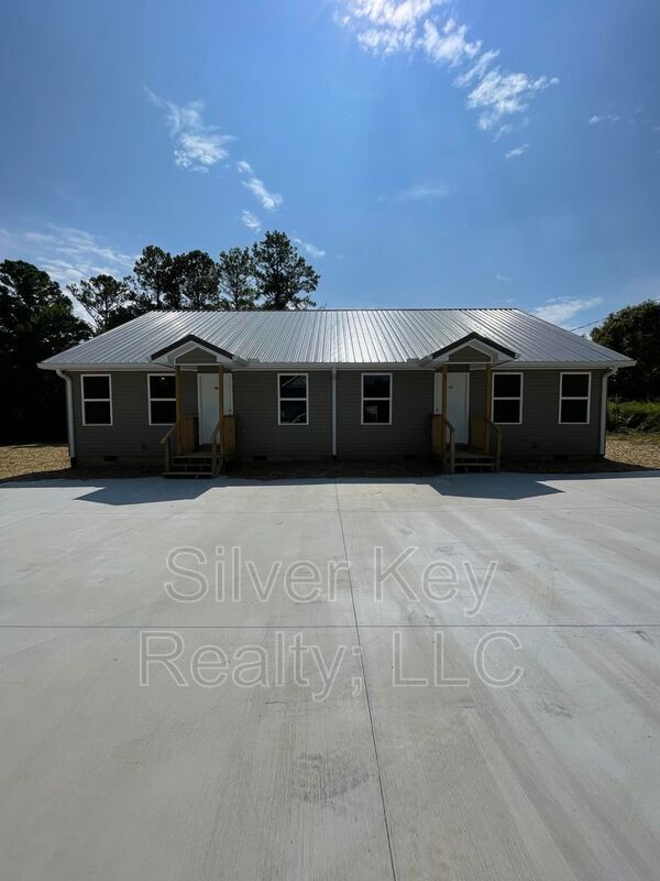 Building Photo - 129-133 Cardin Street Rental