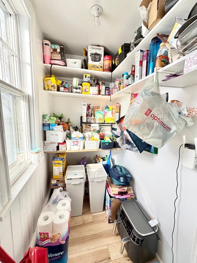 Photo - 2 Bedroom / 1 Bathroom Apartment for Rent ! Unit Apt 3