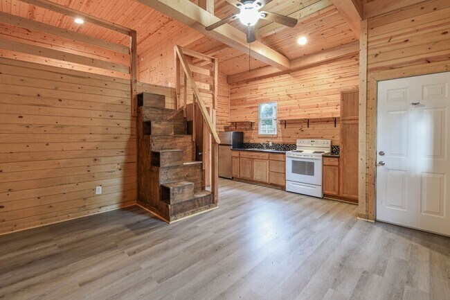 Photo - 20011 Parkway Ln