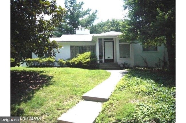 Building Photo - 5205 Saratoga Ave Rental