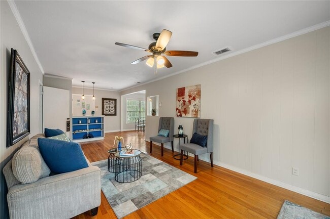 Photo - 2639 W 45th St