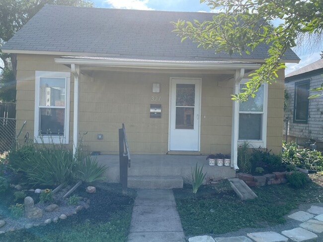Photo - Two Bedroom Home Near Old Town and Lee Martinez Park