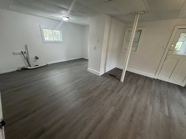 Photo - 845 Moxahala Ave