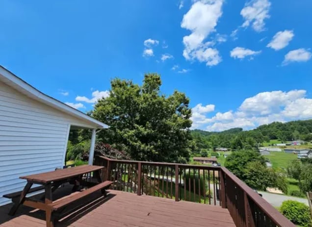 Photo - 216 Caroline Dr