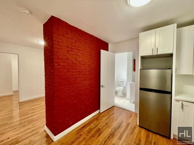Building Photo - YORK AVENUE Rental