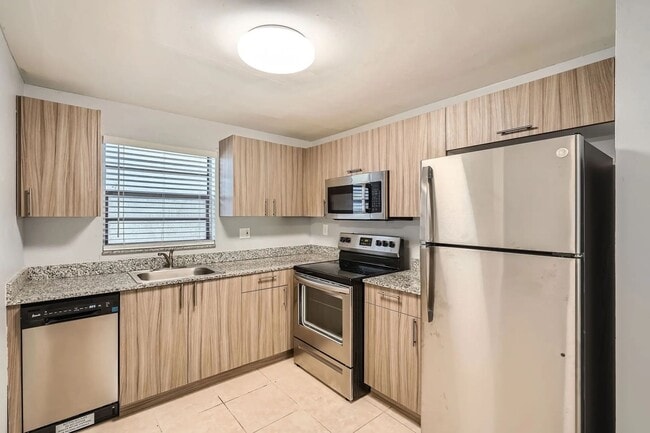 2101 NW 55th Ave