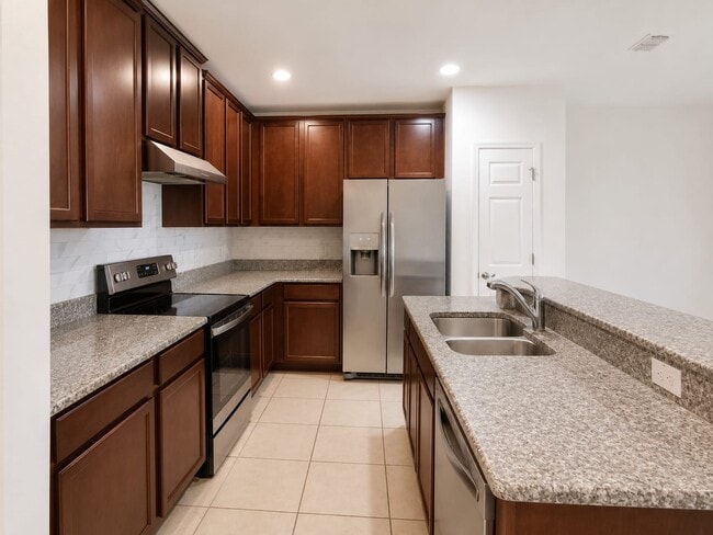 Photo - 140 Primrose Dr