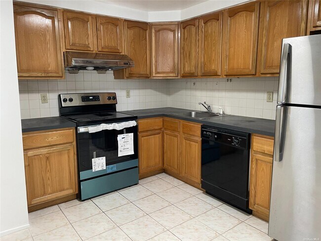 Photo - 41-50-50 Little Neck Pkwy Unit FL3