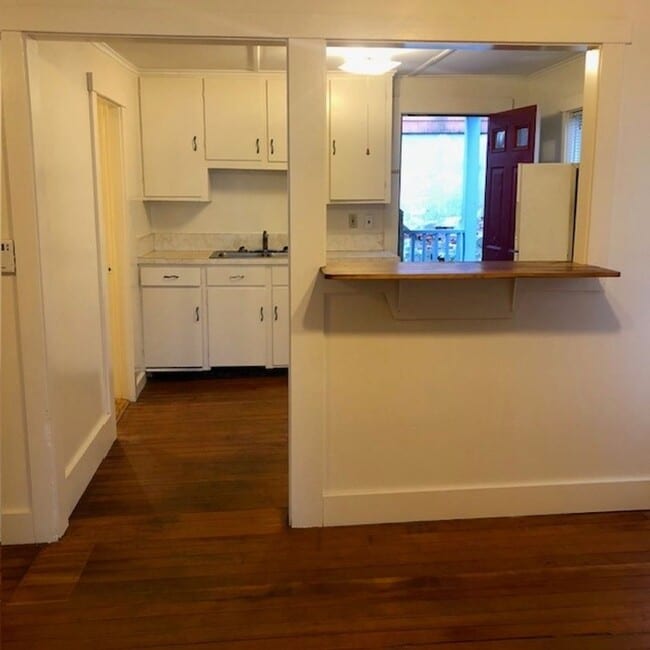 Building Photo - Cozy 1BR/1BA Available December! Unit 1B
