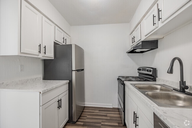3BR, 2.5BA - 1275SF - Kitchen