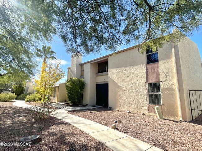 3750 N Country Club Rd Unit 6