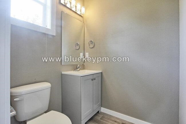 Photo - 2 Primary Bedrooms and 2.5 Bathrooms Uptow...