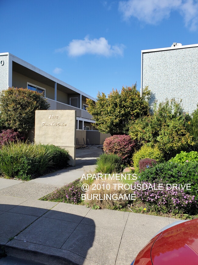 TROUSDALE - 2010 Trousdale Dr Rental