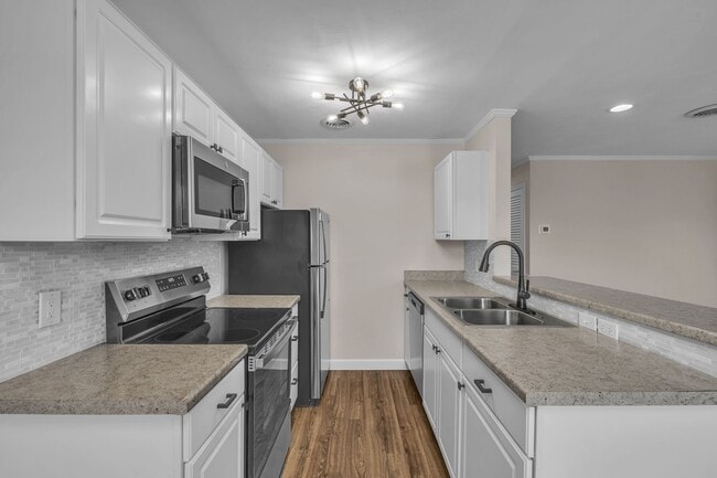 Photo - 405 Erle Crescent Unidad 205