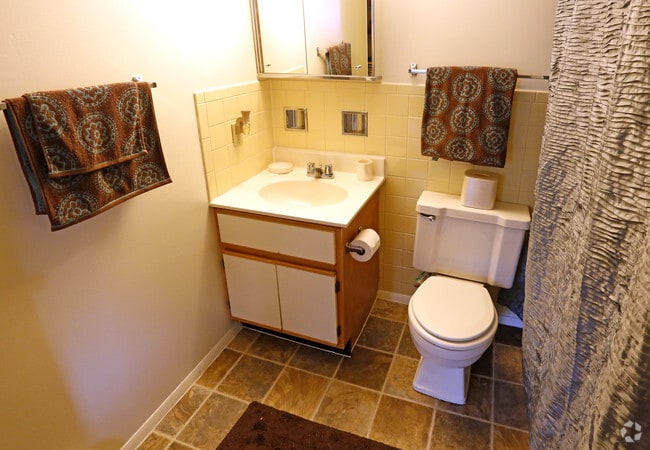 1BR,1BA,525SF - White Birch - The Birches